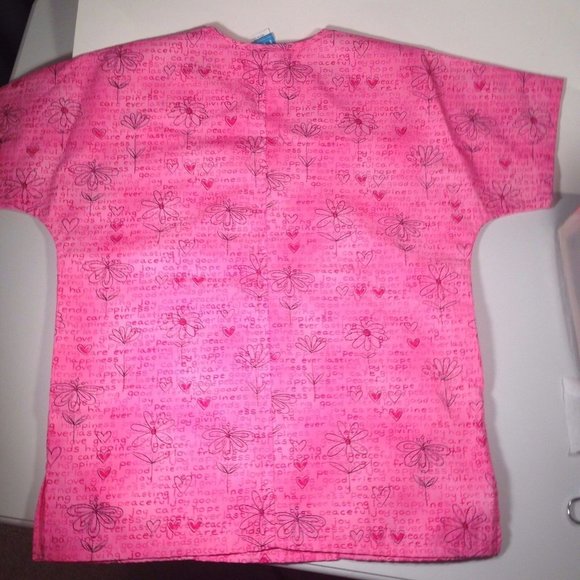 Scrub HQ Heart Flower Pink Valentine Women's Size XS V-Neck SS Words Scrubs - Picture 8 of 8